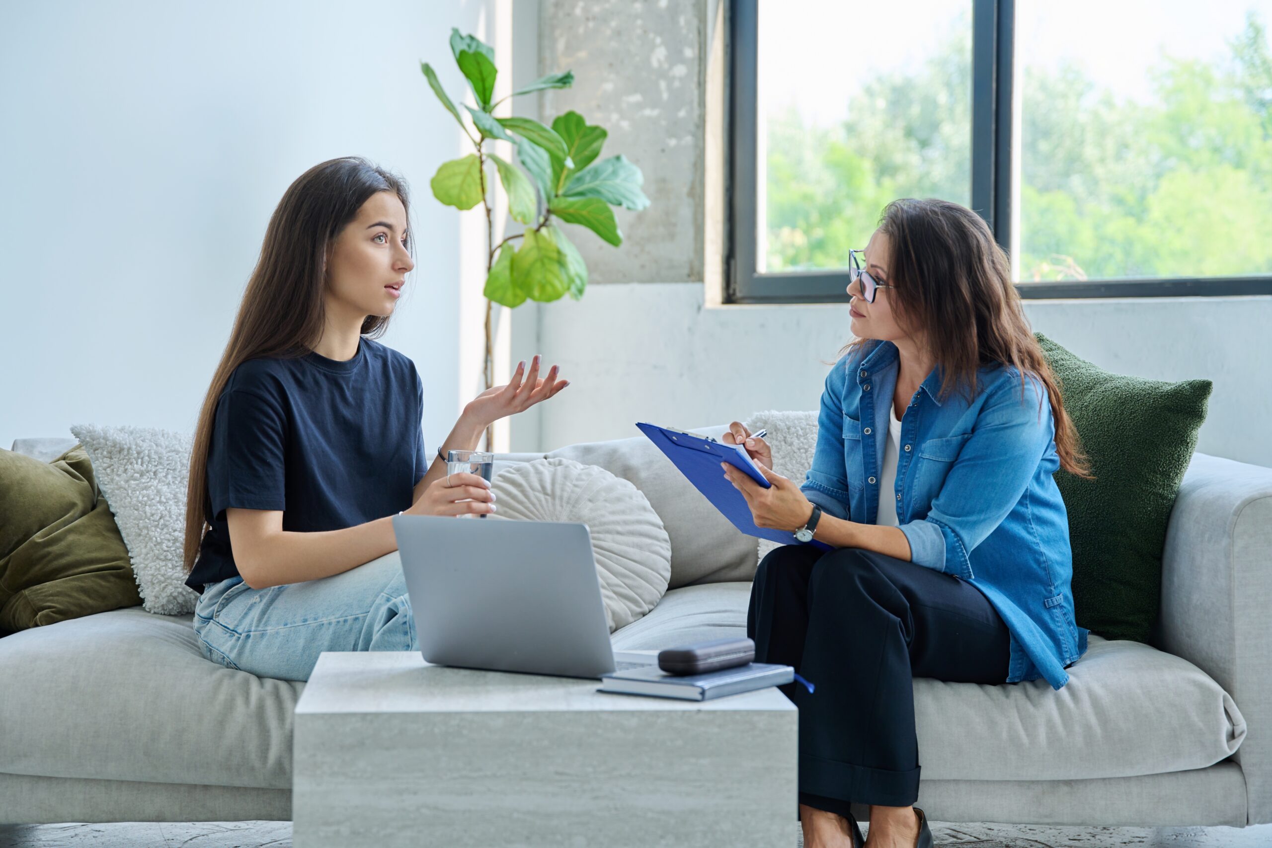 woman at therapy at drug rehab charleston sc